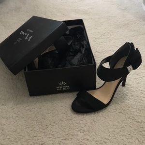 Beautiful Nina shoes perfect condition!!
